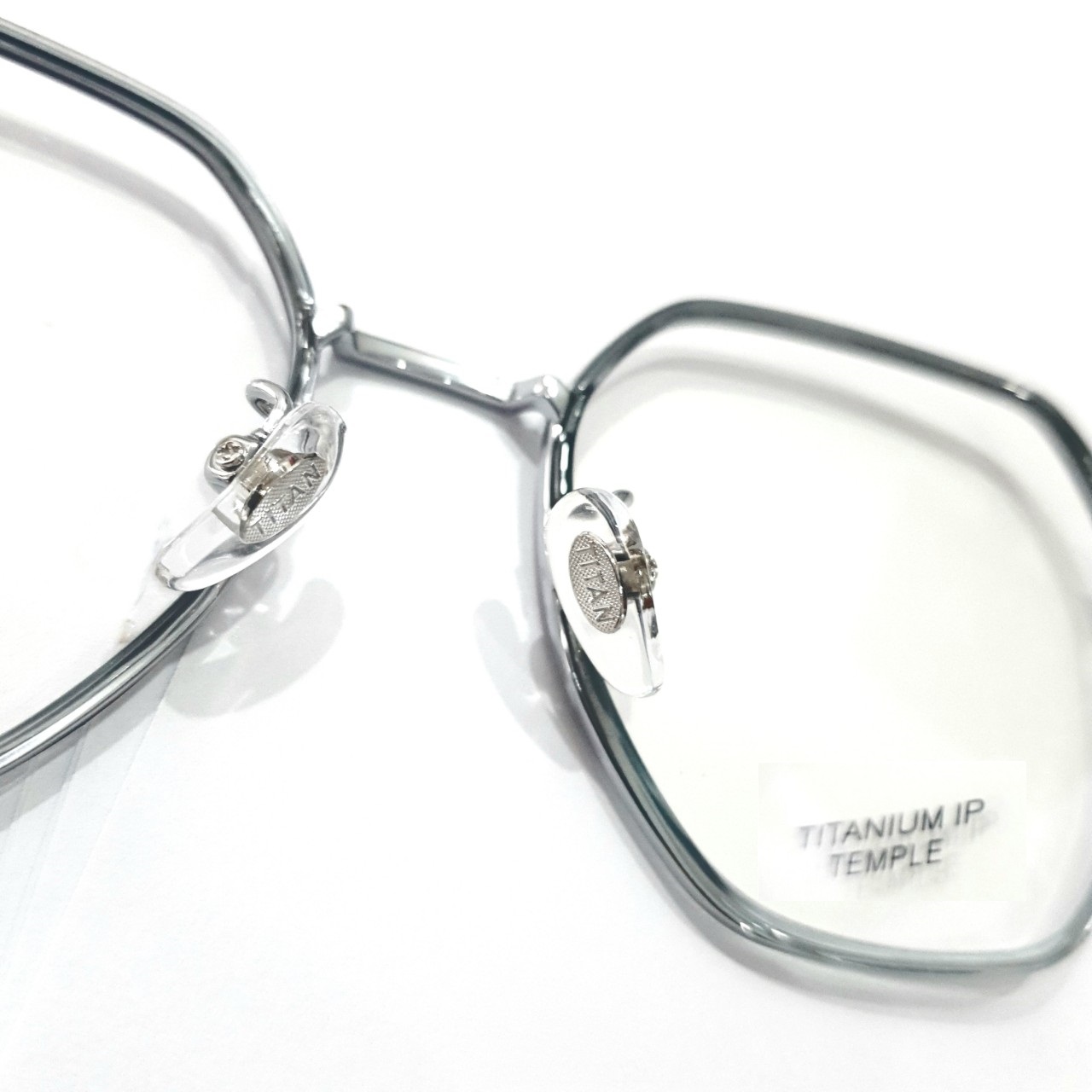 Gọng kính TITANIUM cao cấp gray and rose